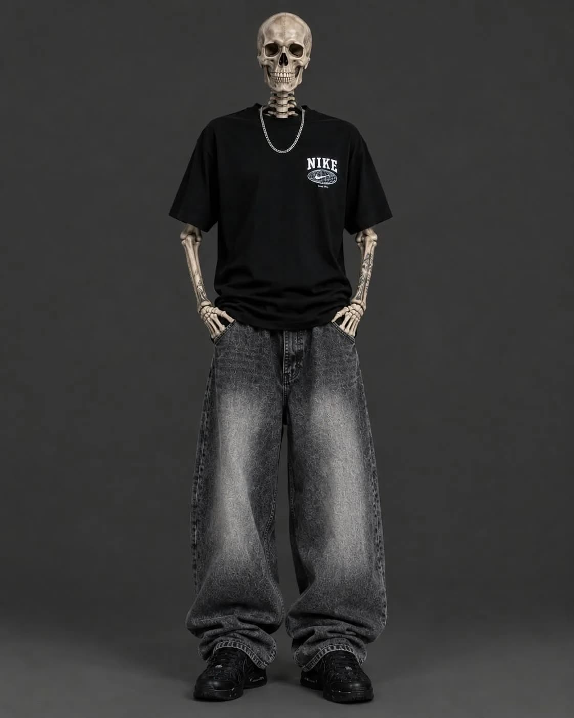 Camiseta Nike Globe preta oversized, foto 1 de 2