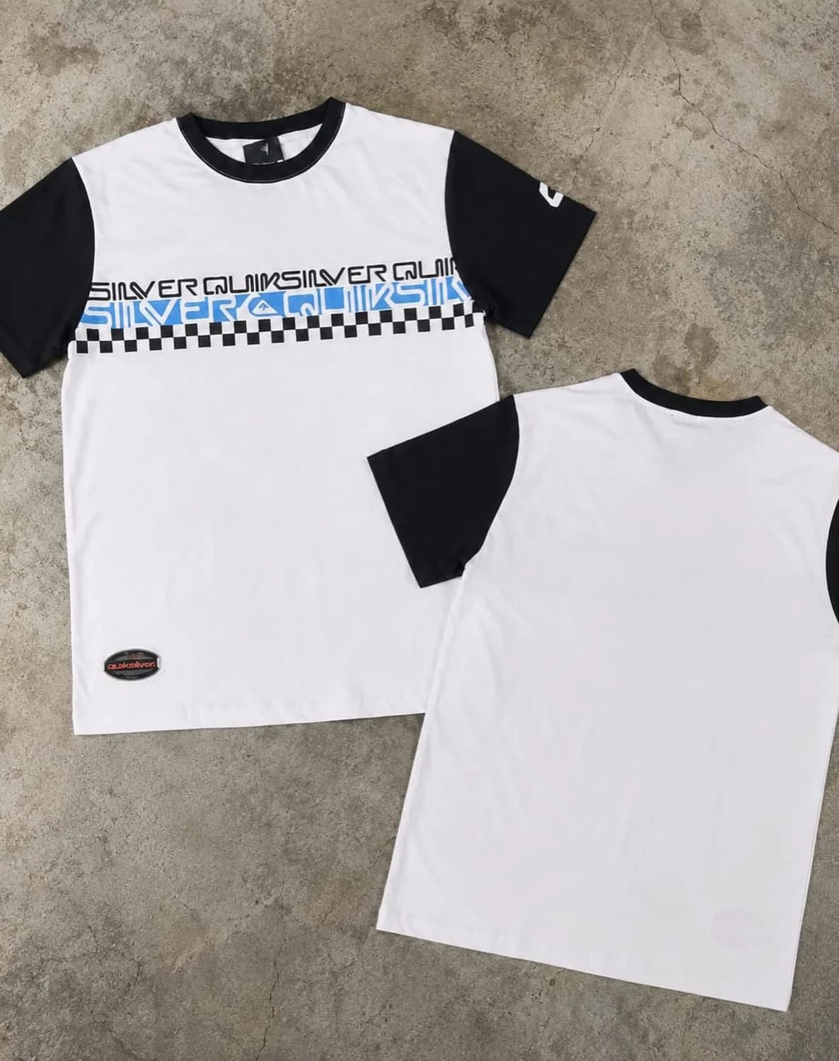 Camiseta Quiksilver branca com faixa xadrez